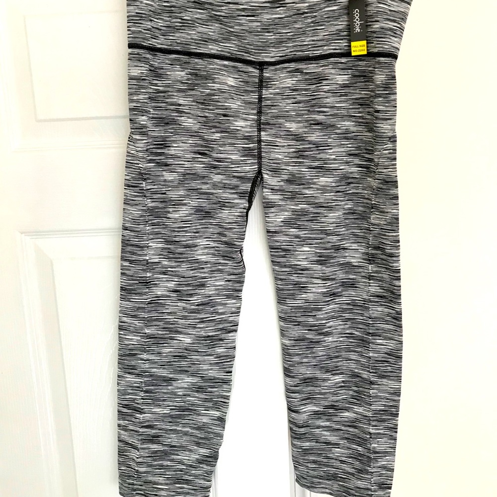 Black/Grey Heather Capri Leggings